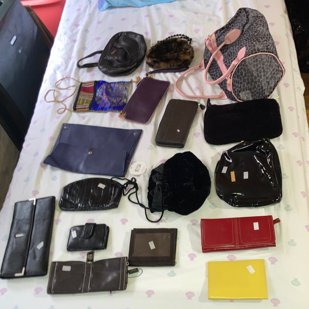 Misc wallets, crossbody bagHand bags.